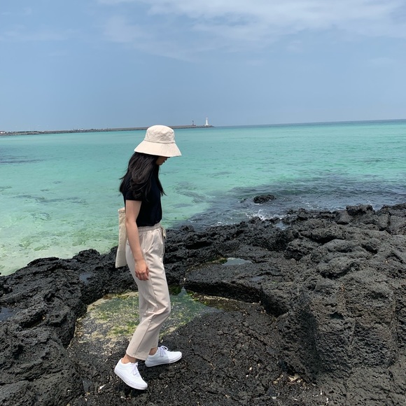 Meet your Posher, Sunny - Picture 2 of 4